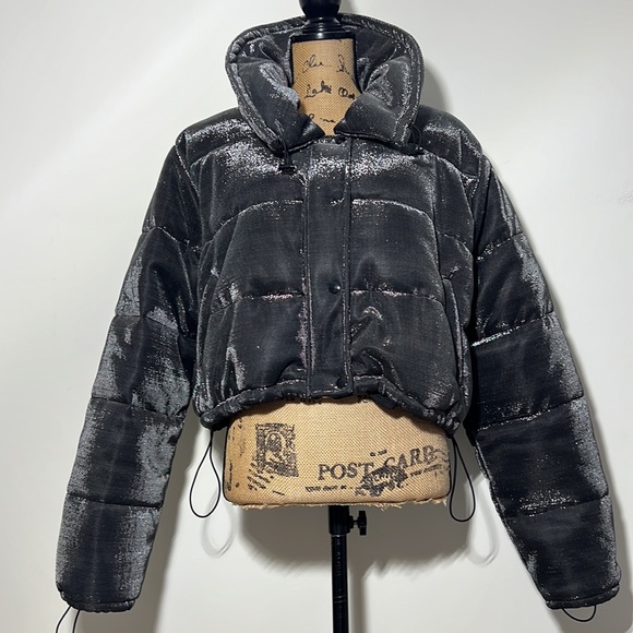 LOVERS + FRIENDS || 🔥HOST PICK🔥Silver & Black Metallic Puffer Jacket. Sz. XL - Picture 7 of 17